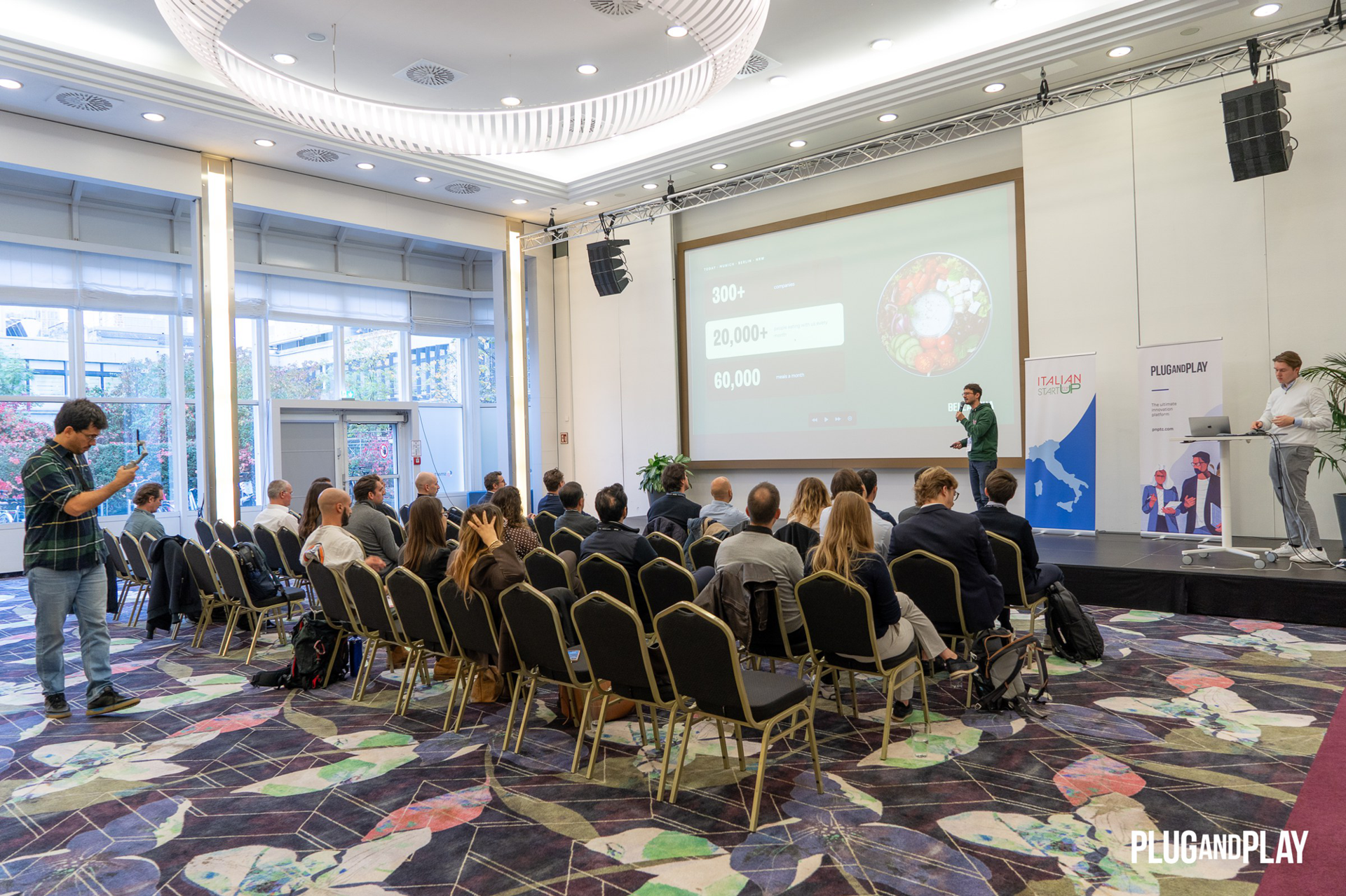 The event room at smartvillage Bogenhausen during the keynote